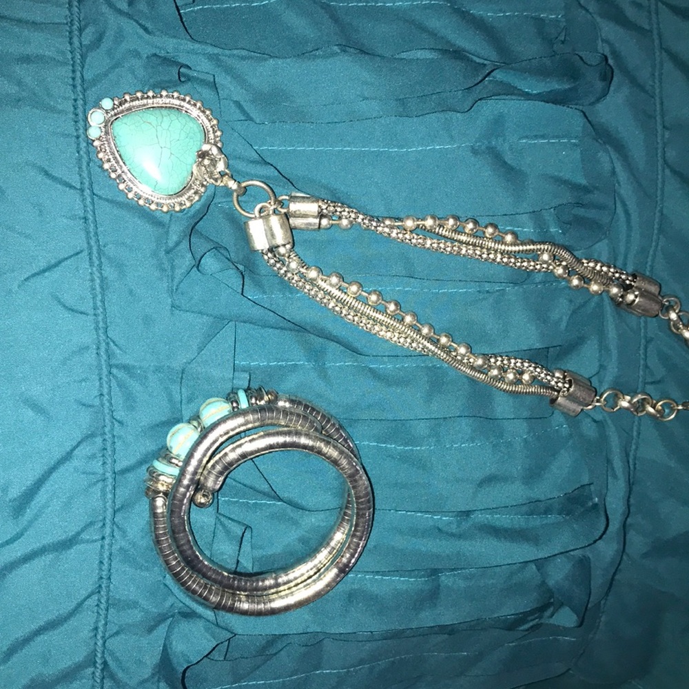 Necklace and bracelet combo!!!